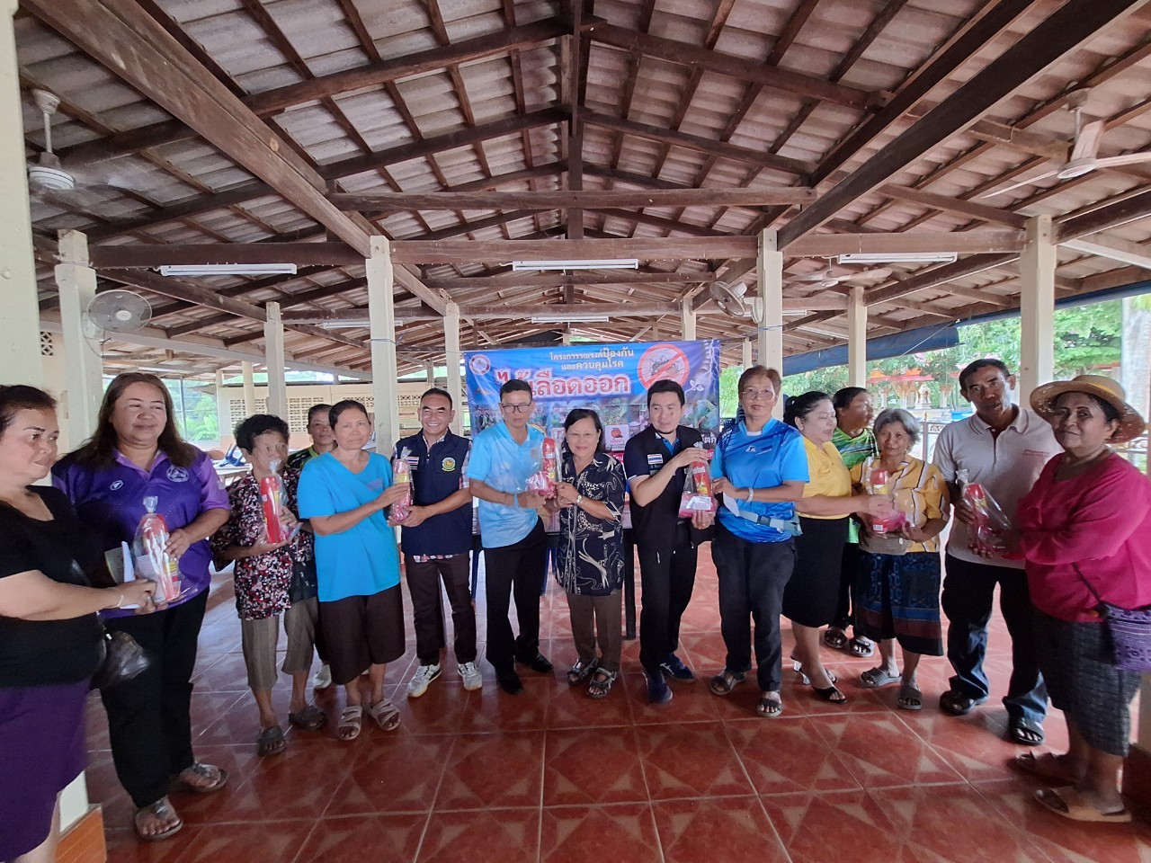 โครงการรณรงค์ป้องกันและควบคุม โรคไข้เลือดออก ประจำปีงบประมาณ 2567 (หมู่ที่3 บ้านช้างให้ตก)