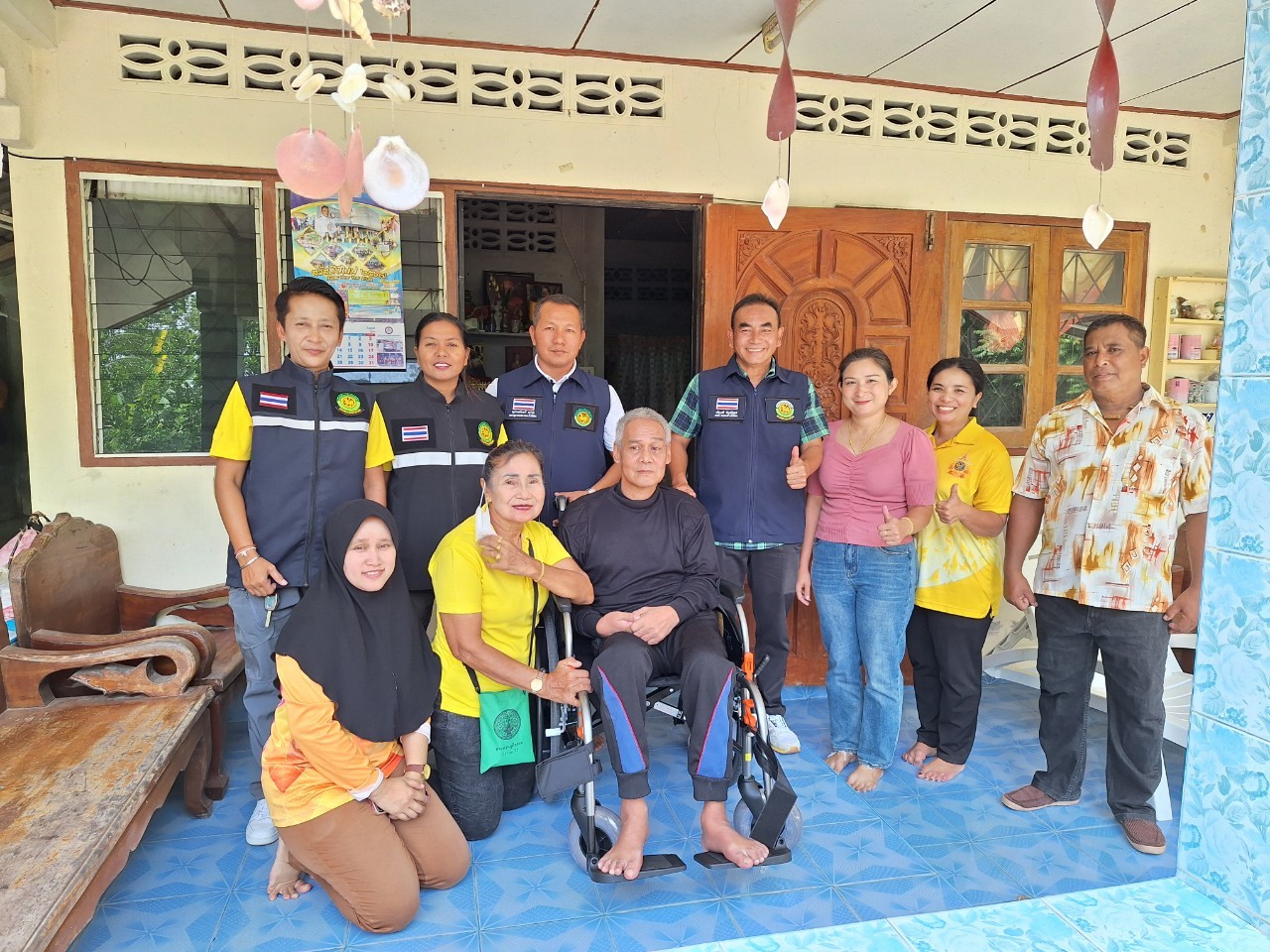 ลงพื้นที่ตรวจเยี่ยมบ้านและมอบรถเข็นนั่ง แก่ผู้พิการ ตามโครงการจัดหากายอุปกรณ์สำหรับช่วยเหลือคนพิการ 72,000 ชุด เฉลิมพระเกียรติพระบาทสมเด็จพระเจ้าอยู่หัว เนื่องในโอกาสพระราชพิธีมหามงคลเฉลิมพระชนมพรรษา 6 รอบ 28 กรกฏาคม 2567