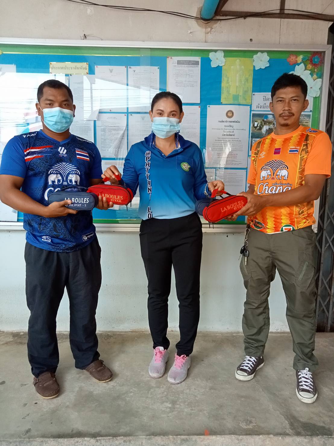 ส่งมอบอุปกรณ์กีฬา ให้กับชมรมเปตองหมู่ที่1